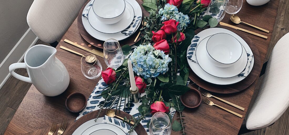 Springtime table scaping with West Elm. Modern fresh dinnerware